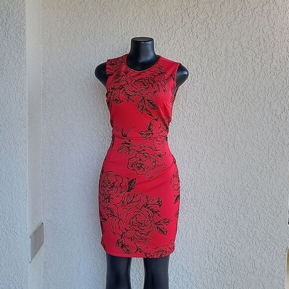 BRAND NEW VELVET FLEUR SLEEVELESS ROUNDNECK MINI WITH SPRINKLE ALL OVE DRESS - Picture 3 of 14